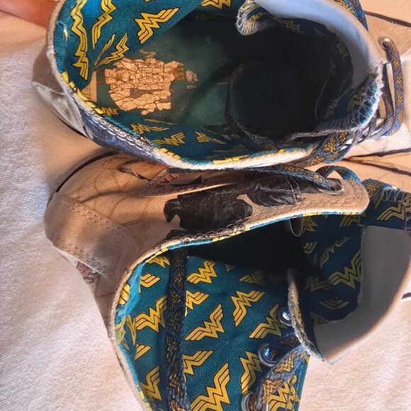 Converse Chuck Taylor All Star DC Comics Wonder Women Mens 8 Women 10 FUN! - Picture 14 of 15